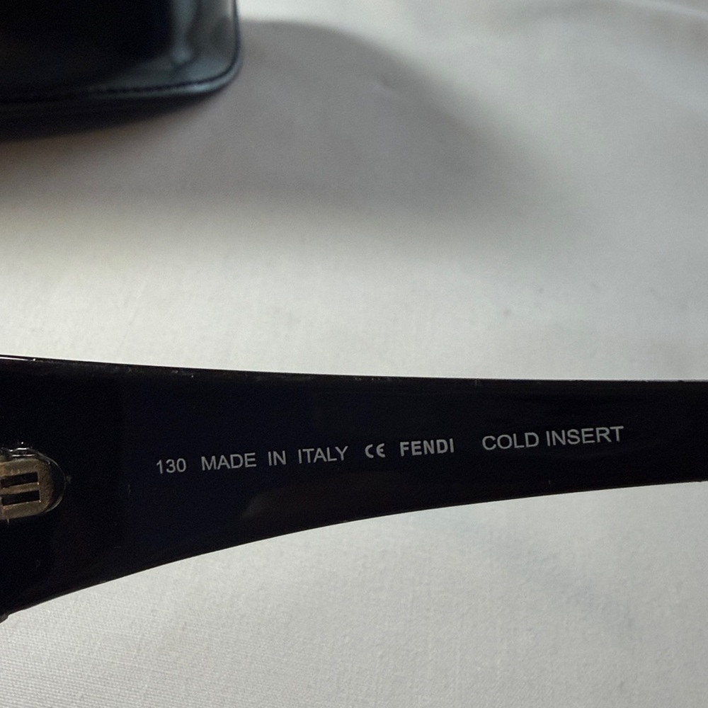 Authentic Fendi Sunglasses/Fendi Case!! - Picture 4 of 9